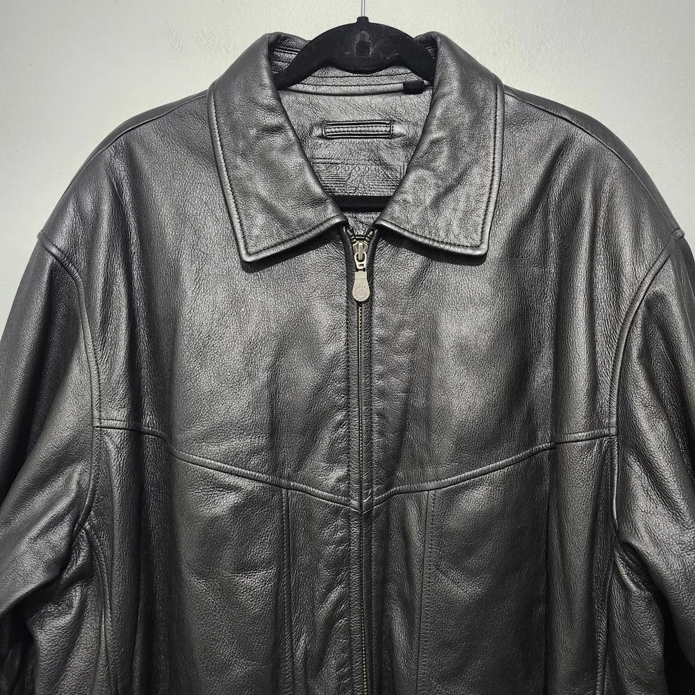 Roundtree & Yorke Black Leather Bomber Jacket